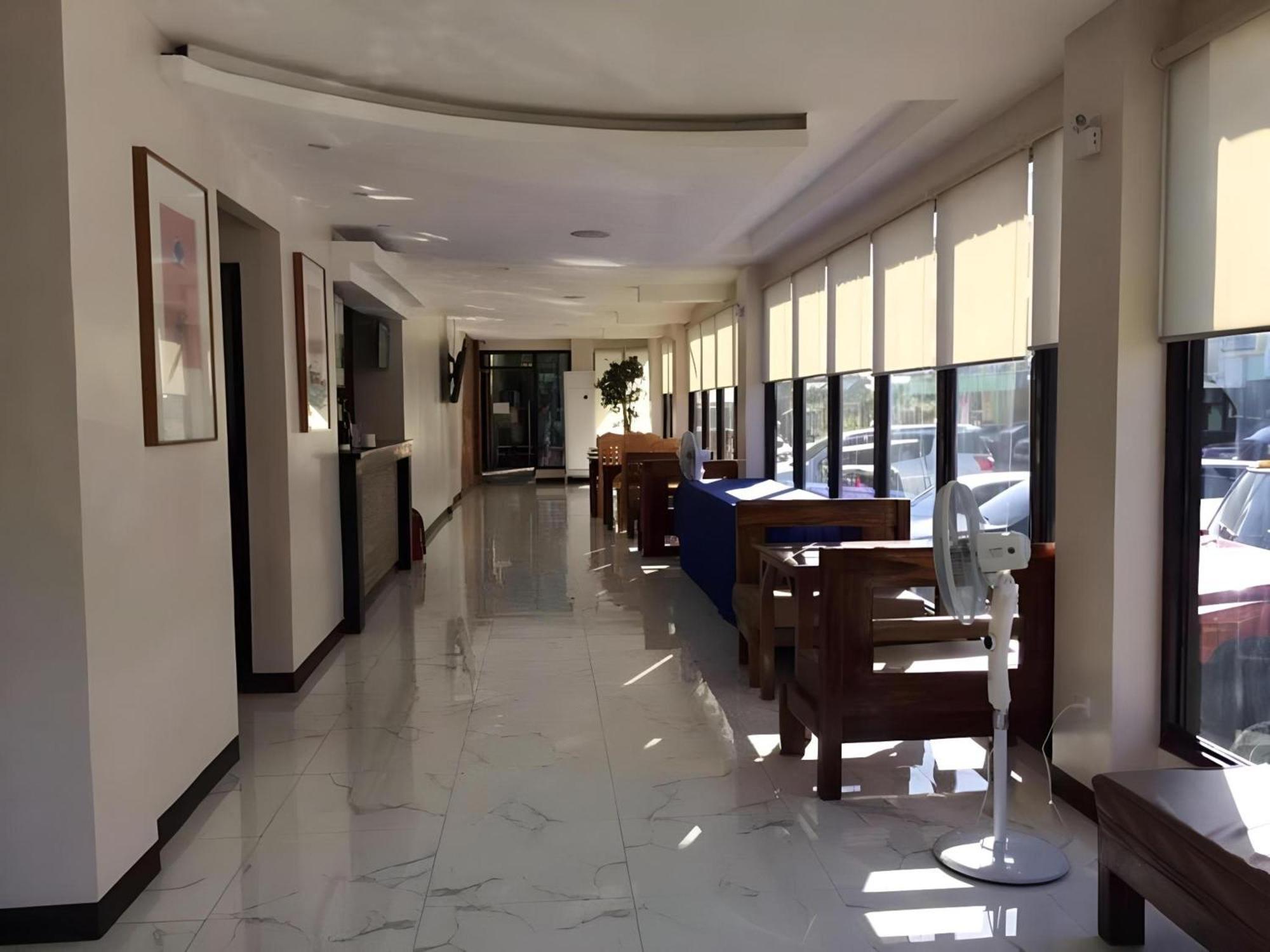 Oyo 195 Ranchotel - Binan Extérieur photo