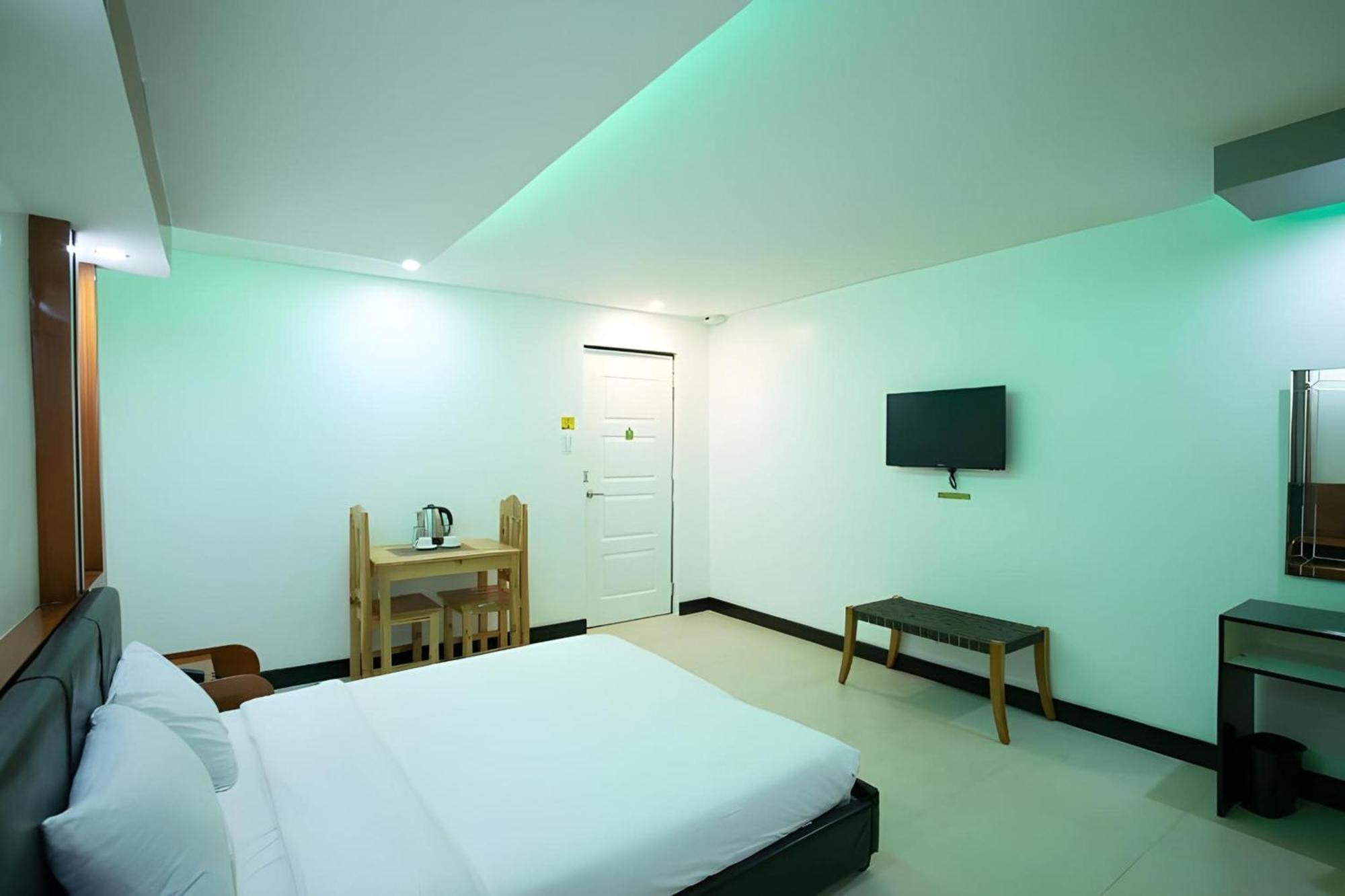 Oyo 195 Ranchotel - Binan Extérieur photo